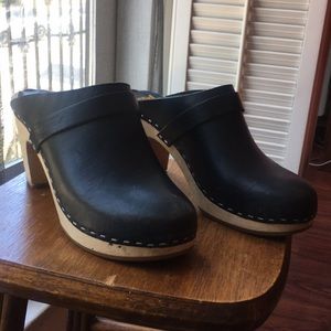 Swedish hasbeens clogs